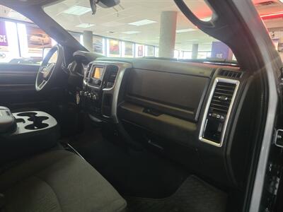 2024 RAM 1500 WARLOCK 4DR CREW CAB 4X4   - Photo 14 - Hamilton, OH 45015