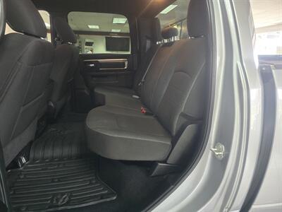 2024 RAM 1500 WARLOCK 4DR CREW CAB 4X4   - Photo 12 - Hamilton, OH 45015