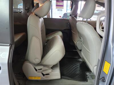 2014 Toyota Sienna XLE 7-Passenger Auto 4DR MINI-VAN   - Photo 17 - Hamilton, OH 45015