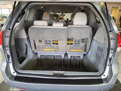 2014 Toyota Sienna XLE 7-Passenger Auto 4DR MINI-VAN   - Photo 22 - Hamilton, OH 45015