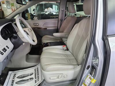 2014 Toyota Sienna XLE 7-Passenger Auto 4DR MINI-VAN   - Photo 10 - Hamilton, OH 45015