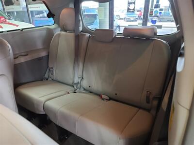 2014 Toyota Sienna XLE 7-Passenger Auto 4DR MINI-VAN   - Photo 12 - Hamilton, OH 45015