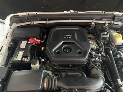 2019 Jeep Wrangler Unlimited Sahara 4X4 4DR JEEP   - Photo 31 - Hamilton, OH 45015