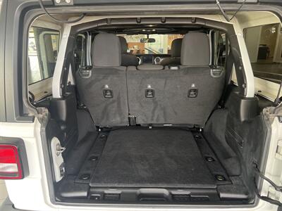 2019 Jeep Wrangler Unlimited Sahara 4X4 4DR JEEP   - Photo 28 - Hamilton, OH 45015