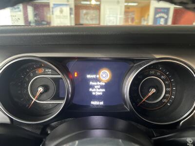 2019 Jeep Wrangler Unlimited Sahara 4X4 4DR JEEP   - Photo 11 - Hamilton, OH 45015