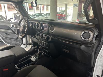 2019 Jeep Wrangler Unlimited Sahara 4X4 4DR JEEP   - Photo 27 - Hamilton, OH 45015