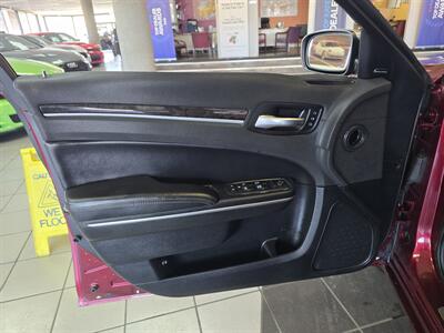 2017 Chrysler 300C 4DR SEDAN - Photo 7 - Hamilton, OH 45015