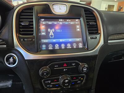 2017 Chrysler 300C 4DR SEDAN - Photo 20 - Hamilton, OH 45015