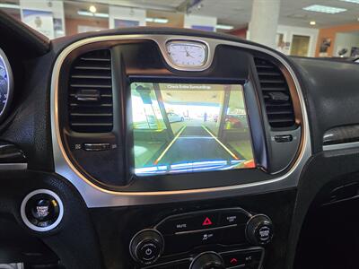 2017 Chrysler 300C 4DR SEDAN - Photo 19 - Hamilton, OH 45015