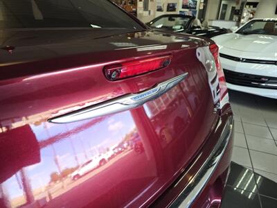 2017 Chrysler 300C 4DR SEDAN - Photo 27 - Hamilton, OH 45015