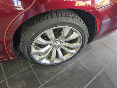 2017 Chrysler 300C 4DR SEDAN - Photo 29 - Hamilton, OH 45015