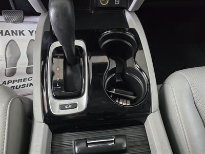 2019 Honda Ridgeline RTL-E 4DR CREW CAB 4X4 - Photo 17 - Hamilton, OH 45015