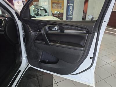 2017 Buick Enclave Leather 4DR SUV AWD/V6 3RD ROW   - Photo 12 - Hamilton, OH 45015