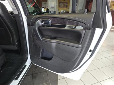 2017 Buick Enclave Leather 4DR SUV AWD/V6 3RD ROW   - Photo 15 - Hamilton, OH 45015