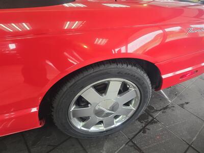 2002 Ford Thunderbird Deluxe 2DR CONVERTIBLE - Photo 28 - Hamilton, OH 45015
