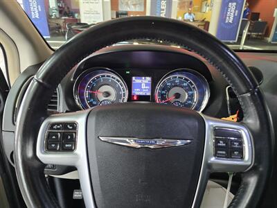 2012 Chrysler Town & Country Touring L  4DR MINI-VAN   - Photo 26 - Hamilton, OH 45015