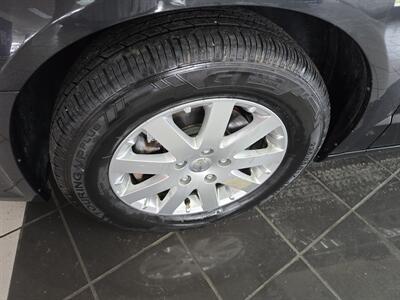 2012 Chrysler Town & Country Touring L  4DR MINI-VAN   - Photo 33 - Hamilton, OH 45015