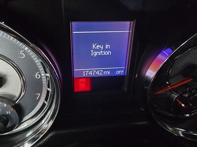 2012 Chrysler Town & Country Touring L  4DR MINI-VAN   - Photo 21 - Hamilton, OH 45015