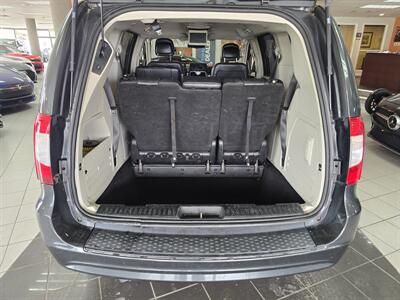 2012 Chrysler Town & Country Touring L  4DR MINI-VAN   - Photo 30 - Hamilton, OH 45015