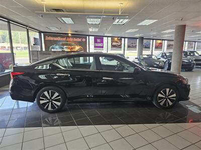 2021 Nissan Altima 2.5 SV   - Photo 5 - Hamilton, OH 45015