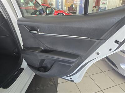 2023 Toyota Camry SE   - Photo 15 - Hamilton, OH 45015