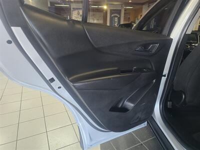 2018 Chevrolet Equinox LT 4DR SUV w/1LT   - Photo 10 - Hamilton, OH 45015