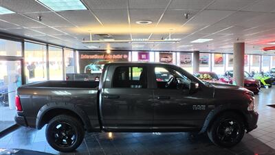 2016 RAM 1500 Express Fleet 4DR CREW CAB 4X4/HEMI   - Photo 5 - Hamilton, OH 45015