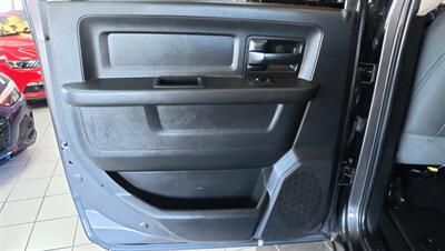 2016 RAM 1500 Express Fleet 4DR CREW CAB 4X4/HEMI   - Photo 20 - Hamilton, OH 45015