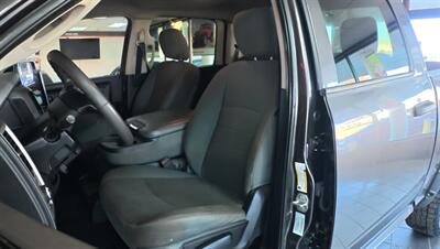 2016 RAM 1500 Express Fleet 4DR CREW CAB 4X4/HEMI   - Photo 10 - Hamilton, OH 45015