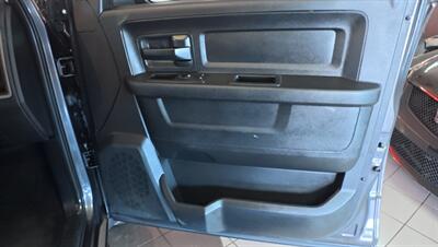 2016 RAM 1500 Express Fleet 4DR CREW CAB 4X4/HEMI   - Photo 27 - Hamilton, OH 45015