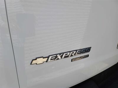 2015 Chevrolet Express 2500 3DR CARGO VAN/V8   - Photo 18 - Hamilton, OH 45015