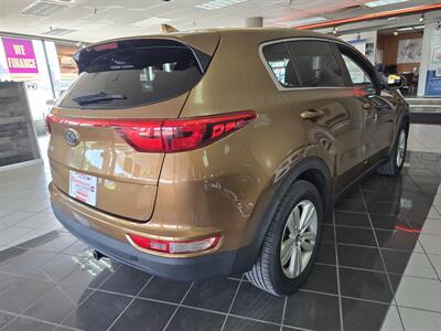2017 Kia Sportage LX   - Photo 4 - Hamilton, OH 45015