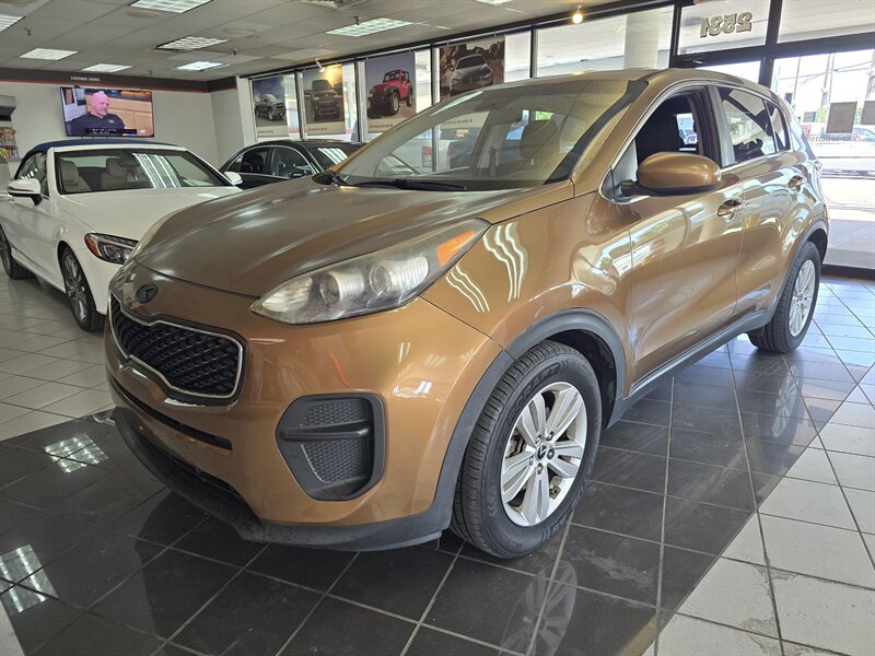 2017 Kia Sportage LX   - Photo 1 - Hamilton, OH 45015
