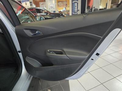 2018 Chevrolet Cruze LS Auto 4DR SEDAN - Photo 14 - Hamilton, OH 45015