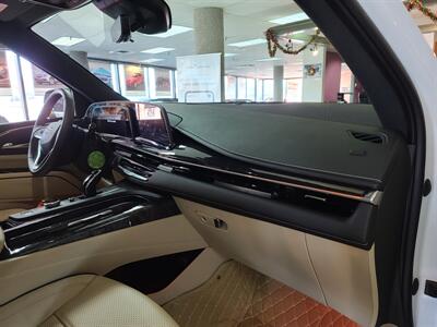2022 Cadillac Escalade ESVPremium Luxury 4DR SUV 4X4   - Photo 16 - Hamilton, OH 45015