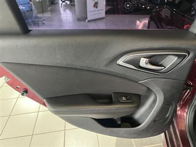 2015 Chrysler 200 Series Limited 4DR SEDAN   - Photo 14 - Hamilton, OH 45015
