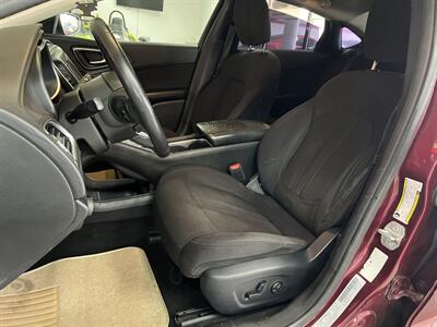 2015 Chrysler 200 Series Limited 4DR SEDAN   - Photo 27 - Hamilton, OH 45015