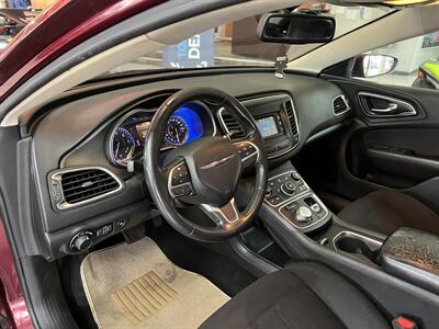 2015 Chrysler 200 Series Limited 4DR SEDAN   - Photo 28 - Hamilton, OH 45015