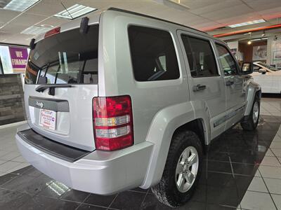 2009 Jeep Liberty Sport   - Photo 6 - Hamilton, OH 45015