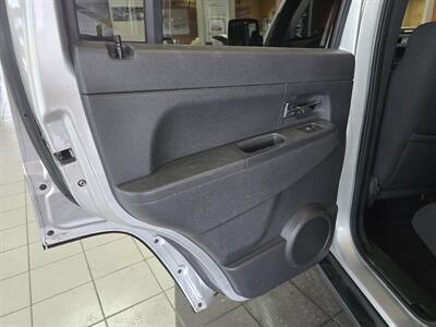 2009 Jeep Liberty Sport   - Photo 10 - Hamilton, OH 45015