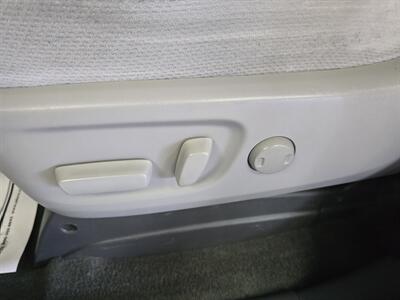 2017 Toyota Sienna LE 7-Passenger Auto Access Seat   - Photo 19 - Hamilton, OH 45015