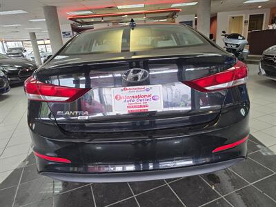 2017 Hyundai Elantra SE 4DR SEDAN   - Photo 5 - Hamilton, OH 45015