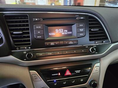 2017 Hyundai Elantra SE 4DR SEDAN   - Photo 18 - Hamilton, OH 45015