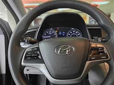 2017 Hyundai Elantra SE 4DR SEDAN   - Photo 23 - Hamilton, OH 45015