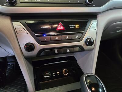 2017 Hyundai Elantra SE 4DR SEDAN   - Photo 20 - Hamilton, OH 45015
