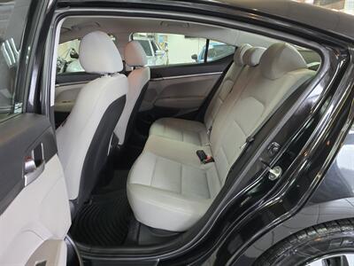 2017 Hyundai Elantra SE 4DR SEDAN   - Photo 11 - Hamilton, OH 45015