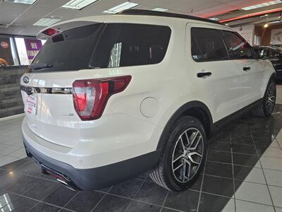 2017 Ford Explorer Sport 4DR SUV 4X4 - Photo 5 - Hamilton, OH 45015