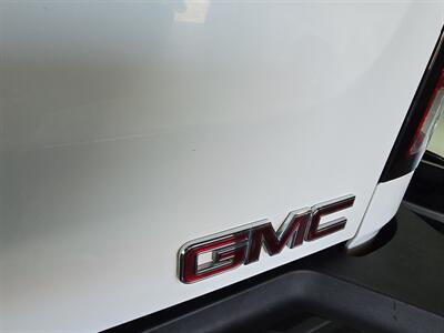 2013 GMC Sierra 2500 Denali 4DR CREW CAB 4X4/V8/Z71   - Photo 32 - Hamilton, OH 45015