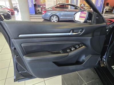 2020 Nissan Altima 2.5 SV 4DR SEDAN AWD   - Photo 7 - Hamilton, OH 45015