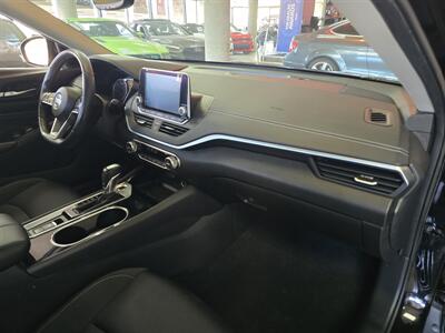 2020 Nissan Altima 2.5 SV 4DR SEDAN AWD   - Photo 14 - Hamilton, OH 45015